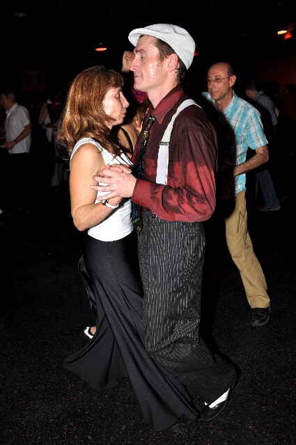 min 2008 11 08 fous swing 094